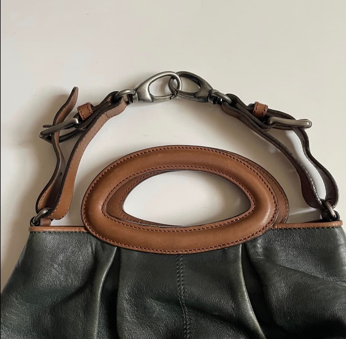 마르니 탑 핸들 숄더백 상품이미지3