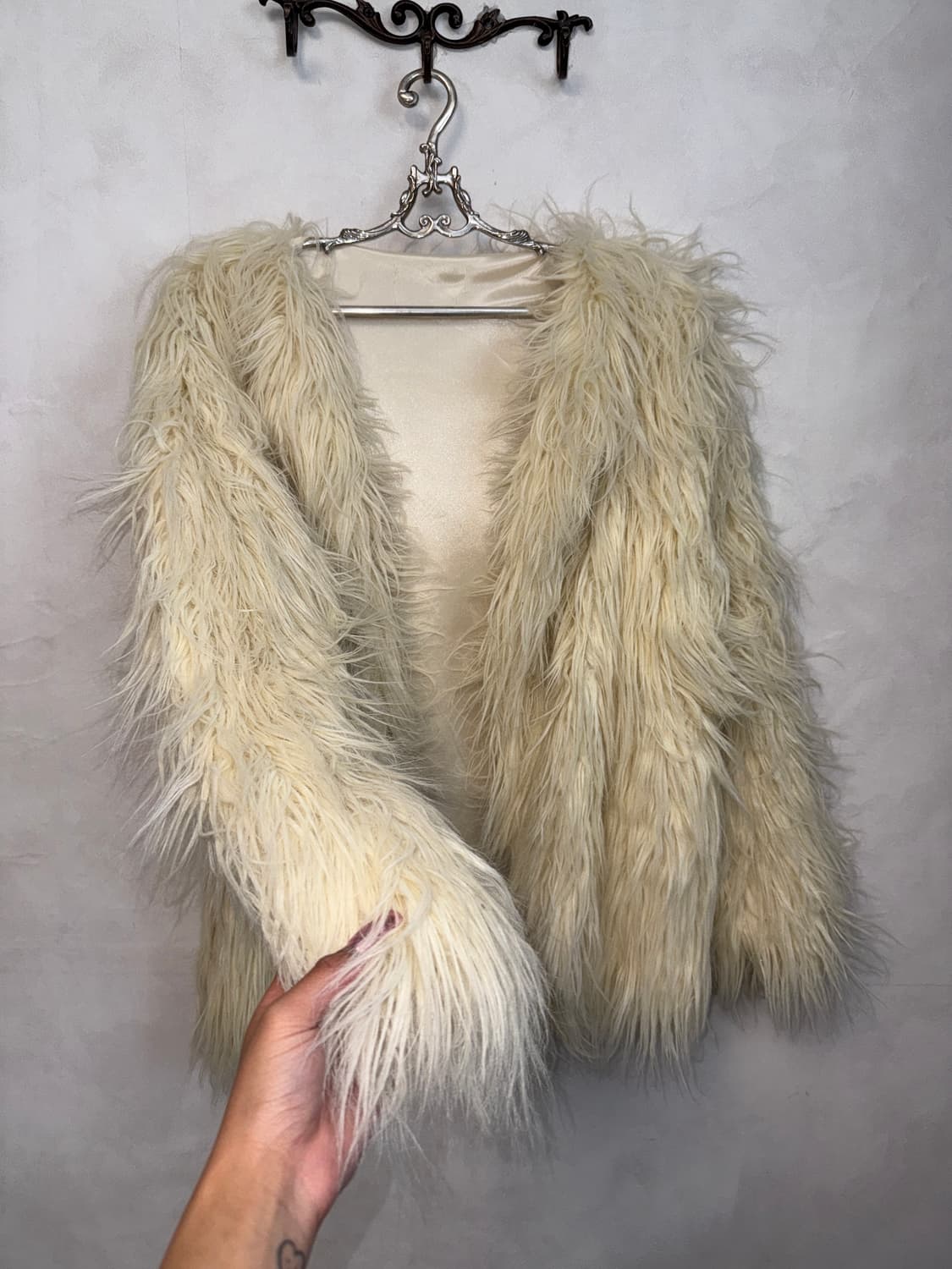 Ivory grunge faux fur jacket  상품이미지5