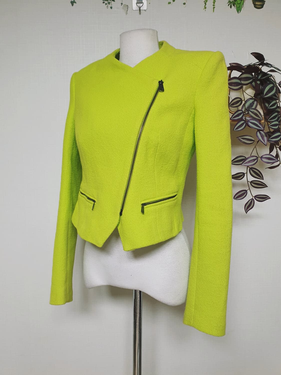 자라 힘있는트위드 라이더자켓 66 크롭 라임 M 상품이미지6