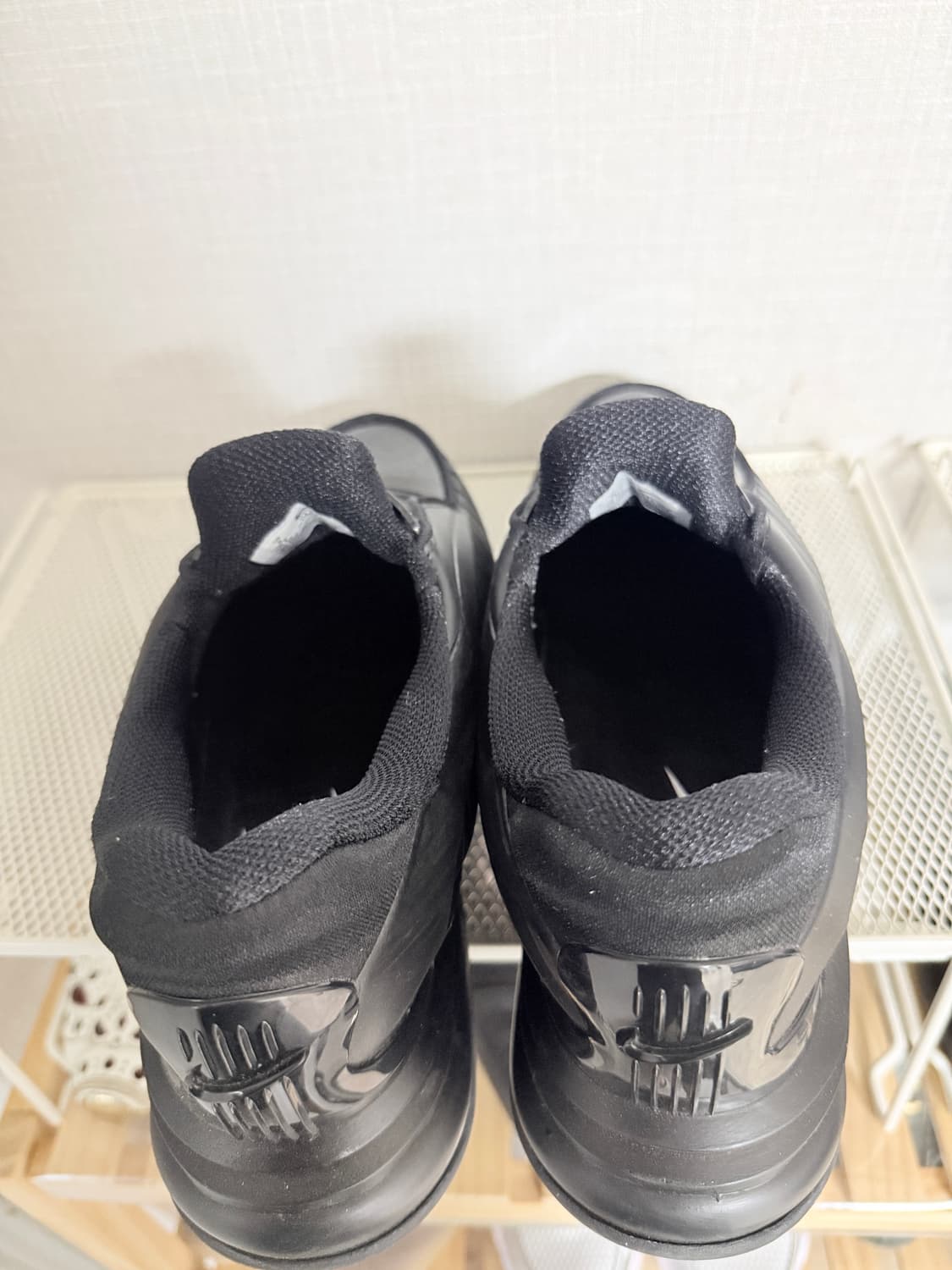 꼼데옴므플러스 X 나이키 에어맥스 돌체 블랙 블랙 상품이미지4