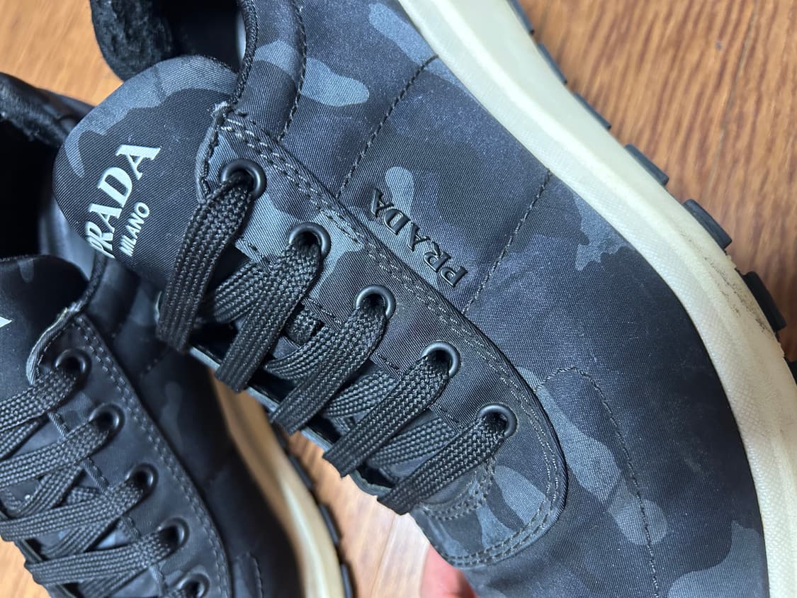 프라다 카모플라쥬 블랙 스니커즈 상품이미지3