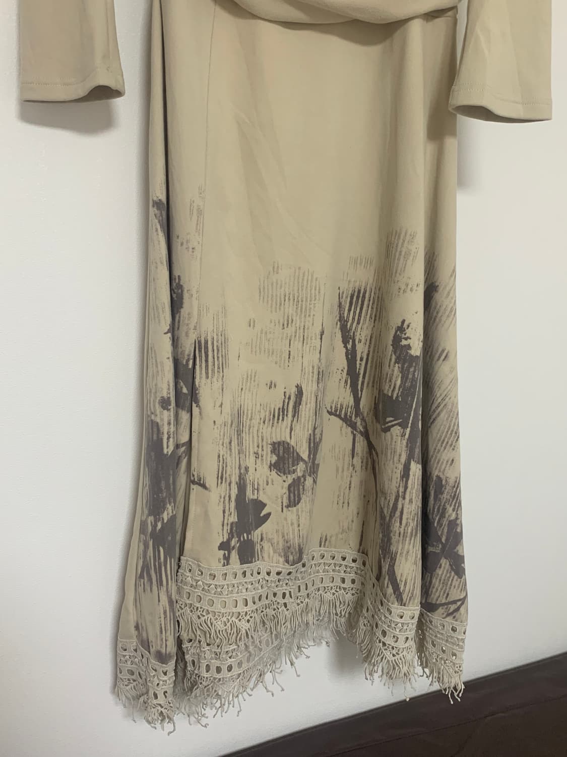 그런지 프린팅 허리 셔링 롱원피스 (착샷ㅇ) 상품이미지4