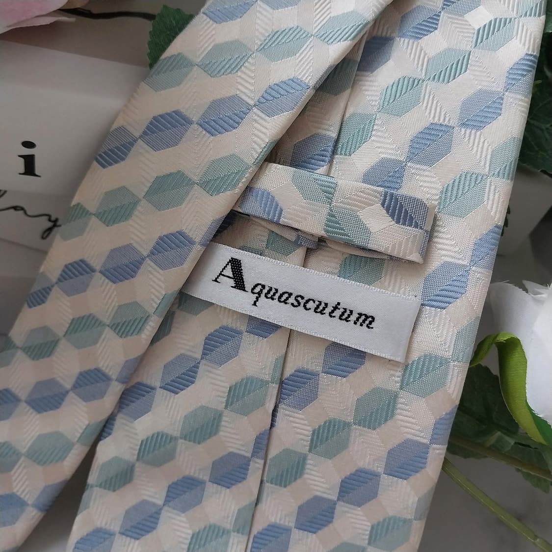 아쿠아스큐텀 아이보리&블루 기하학 넥타이 9.4cm A+등급 K1072
 상품이미지5