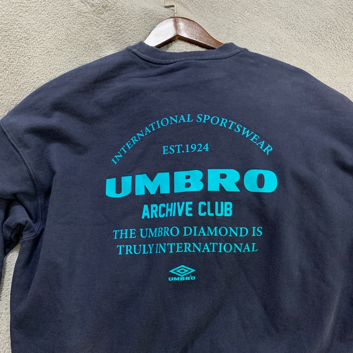 엄브로 맨투맨 상품이미지5