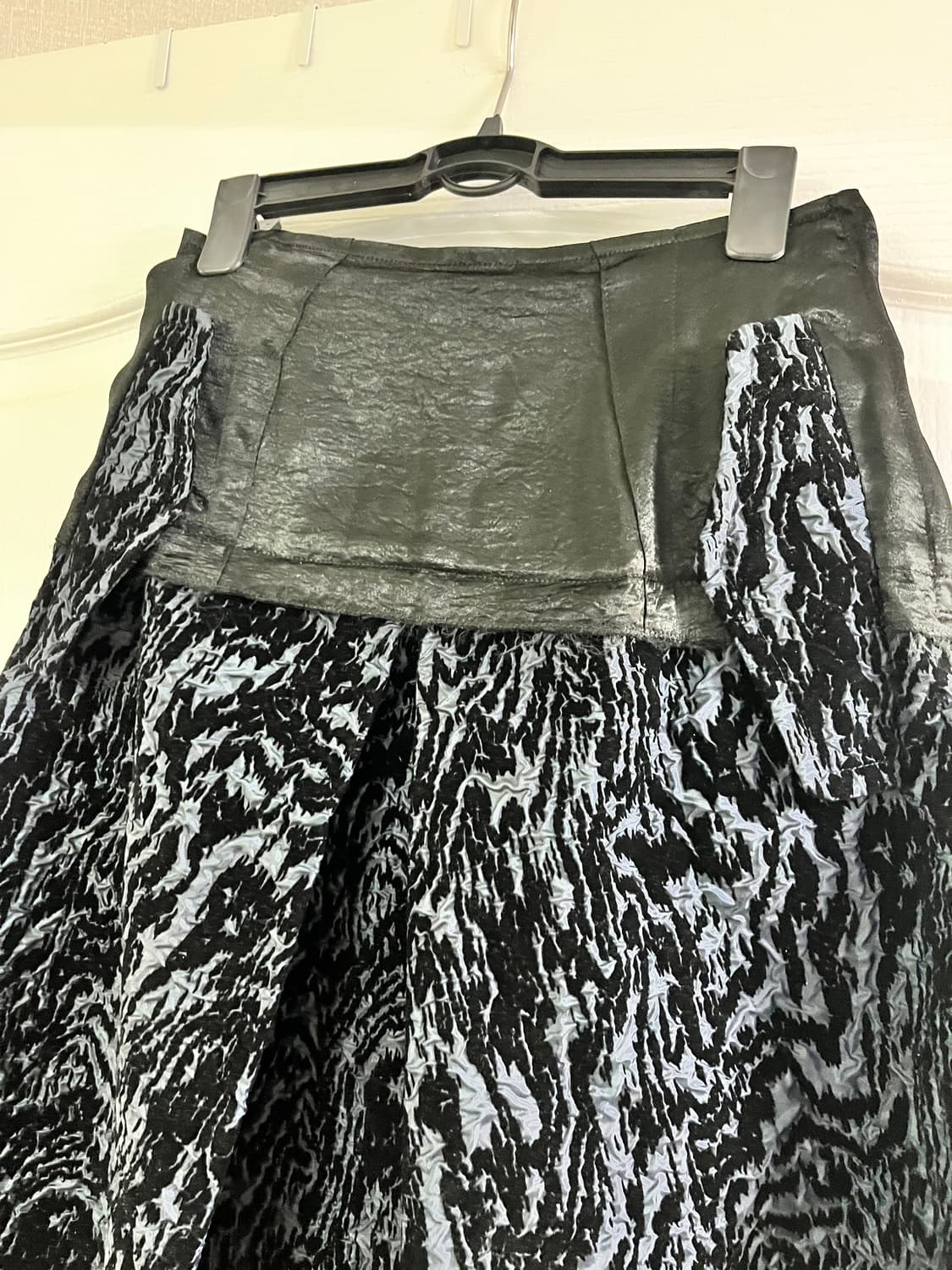 토가 풀라 블랙 패턴 플레어 스커트 36 상품이미지3