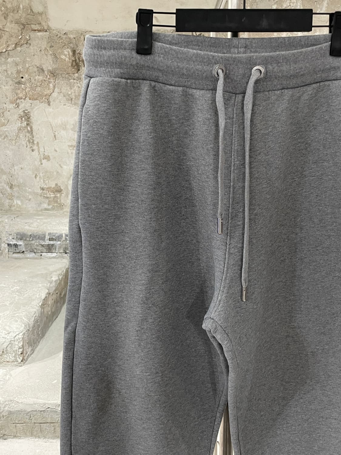 아미 그레이 하트 로고 스웻 조거 팬츠 상품이미지2