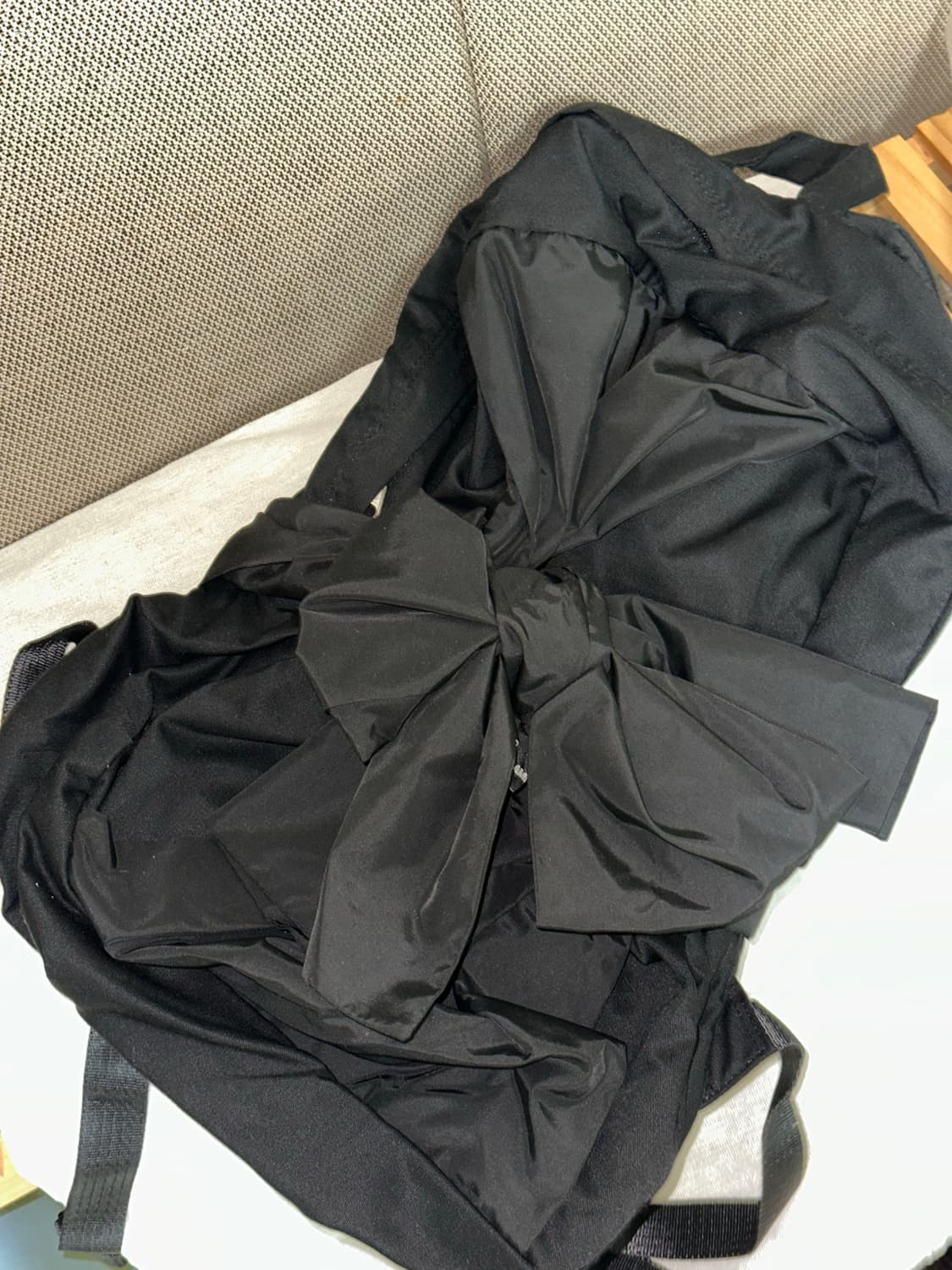 이우가마카라스 노티드 백팩 블랙 상품이미지1