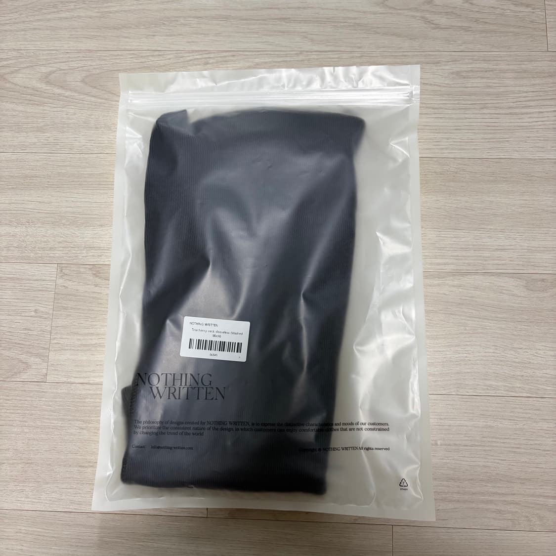 [새제품] 낫띵리튼 Tina Henry neck sleeveless 상품이미지3