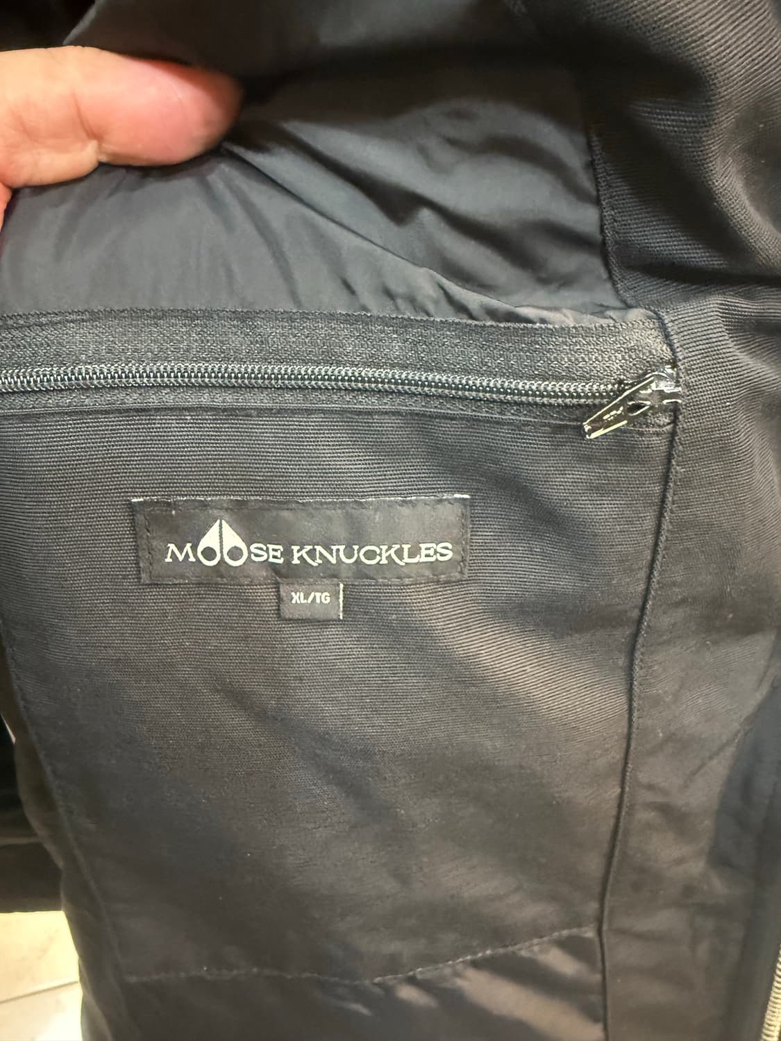 105 정품 무스너클 쓰리쿼터 패딩 팝니다 상품이미지4