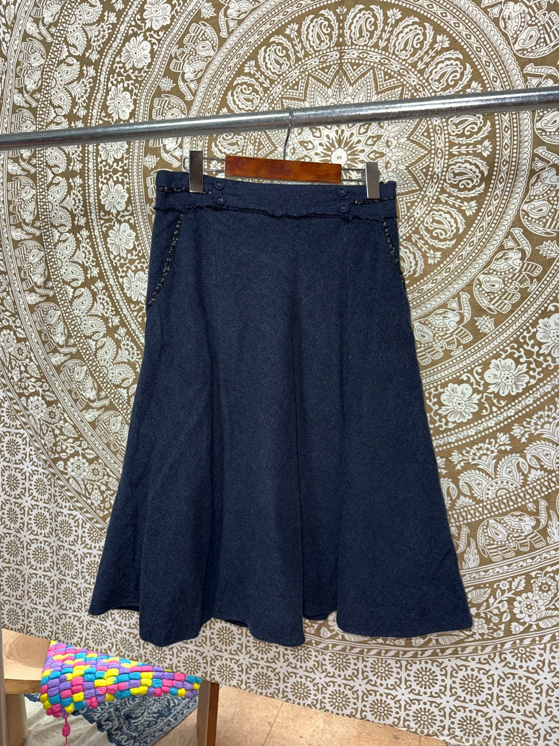 써스데이아일랜드 여성 모직 네이비 스커트  상품이미지3