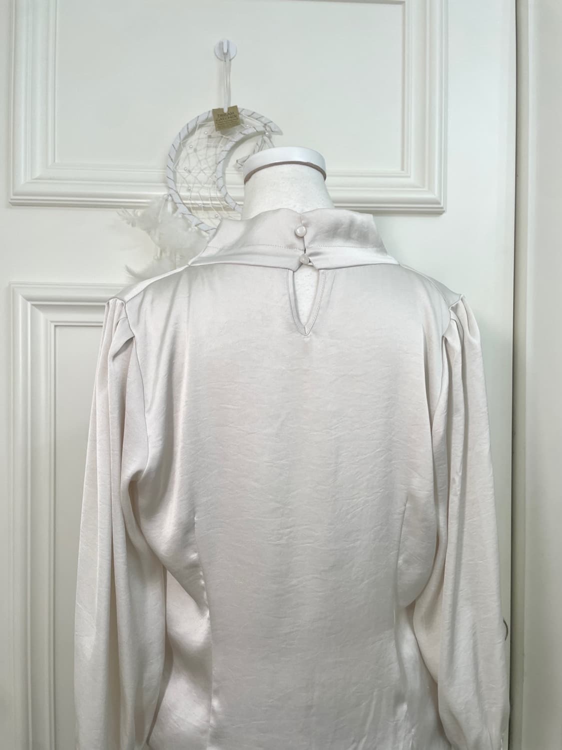 beigeivory satin neck shirring bow beaut 상품이미지4