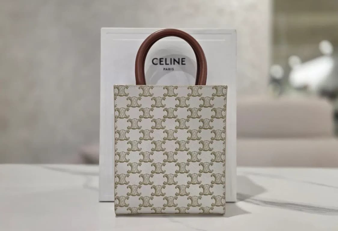 [정품] 셀린느 트리옹프 캔버스 미니 버티컬 카바스백 상품이미지3