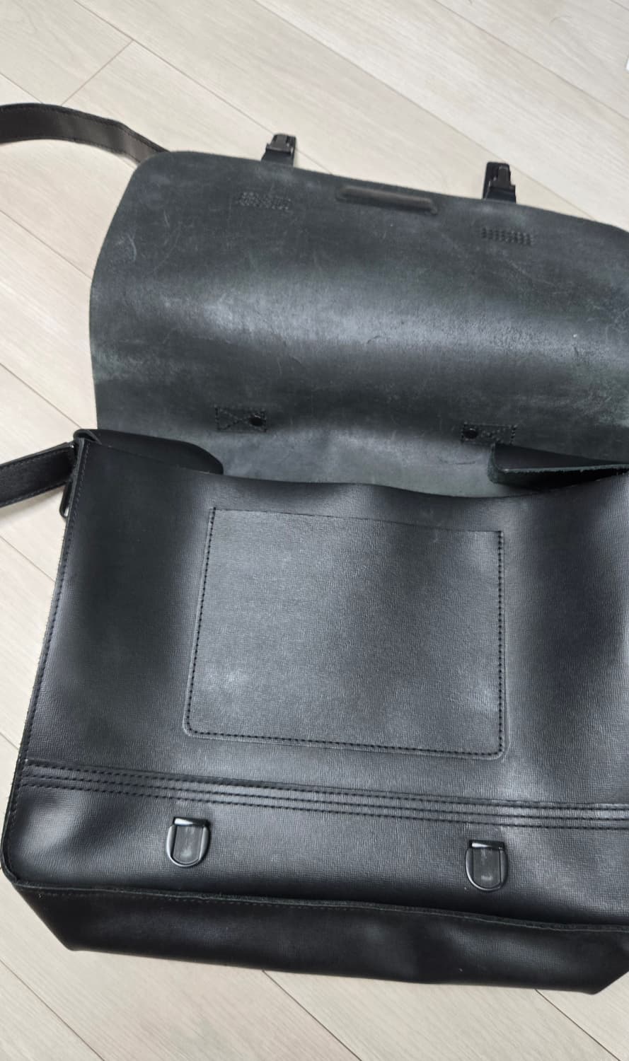 닥터마틴 15인치 사첼백  상품이미지7