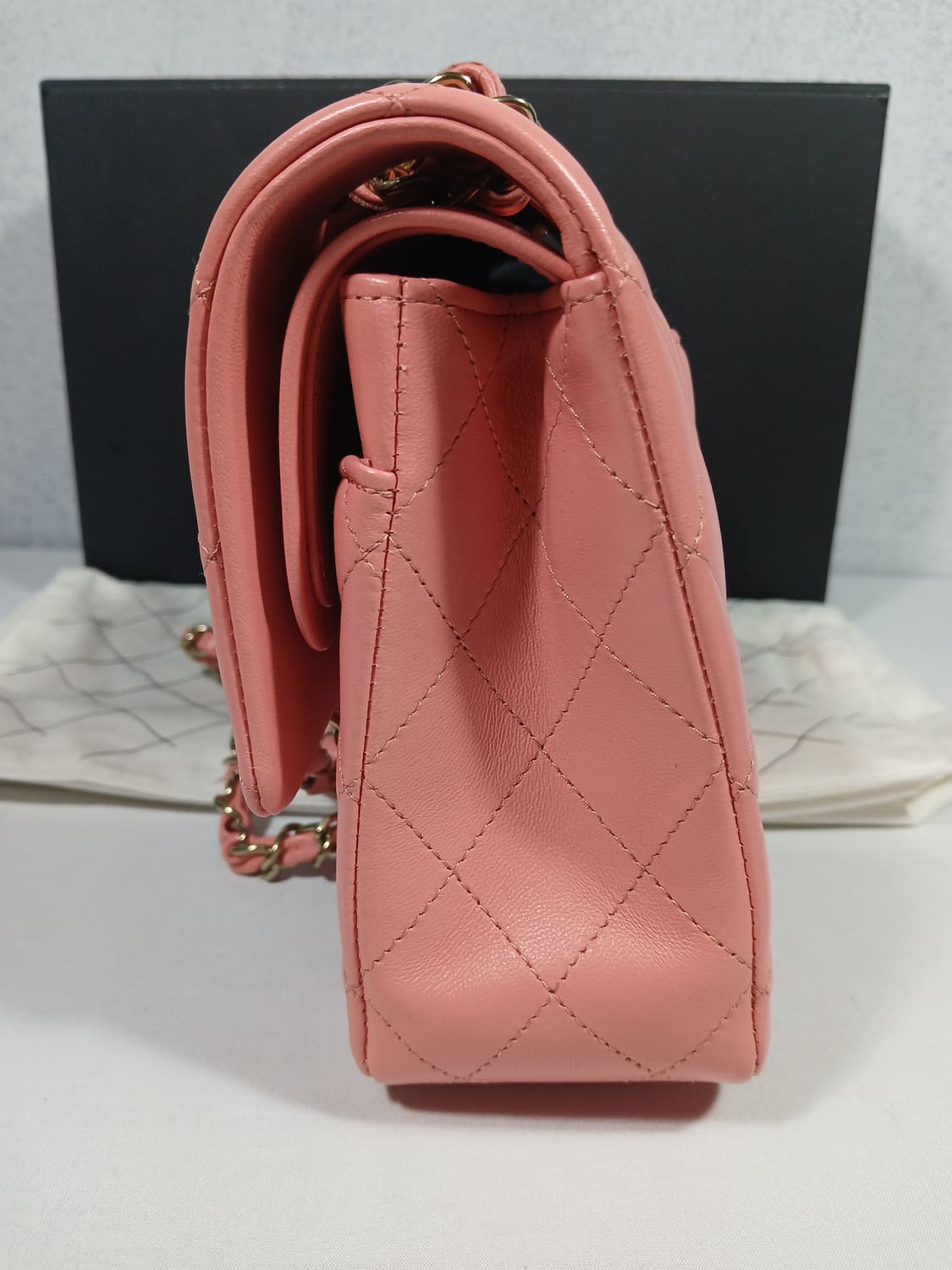 샤넬 클래식 플랩팩 미듐 A01112 상품이미지5