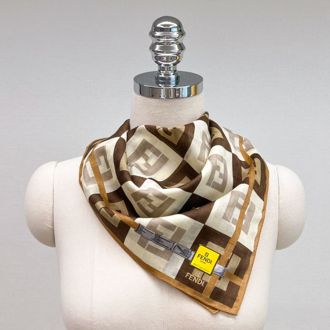 (새상품) fendi / 펜디 쁘띠스카프 손수건 상품이미지8