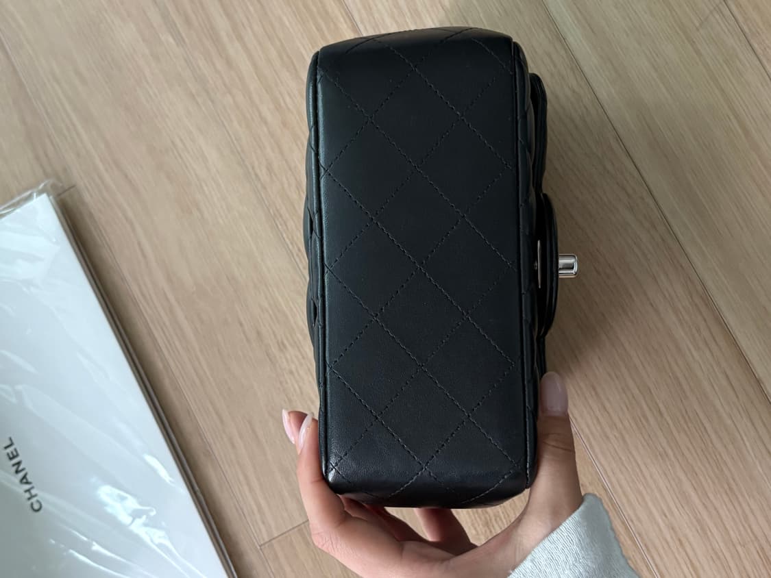 샤넬 미니 플랩백 (쁘띠삭 은장) 상품이미지5