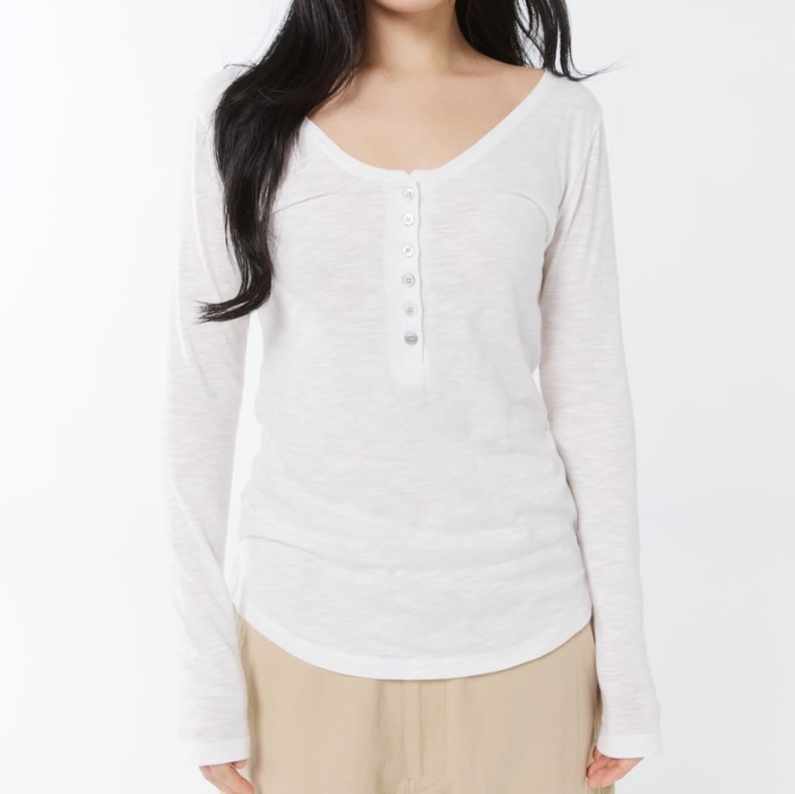 [새상품] 콜로신스 Shell Button Top White 상품이미지1