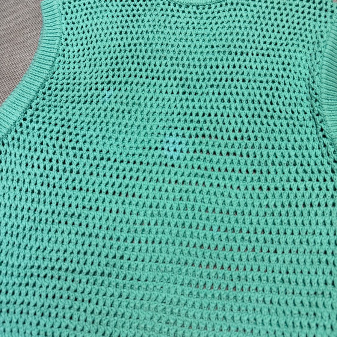 솔리드 옴므 펀칭 니트 베스트 상품이미지2