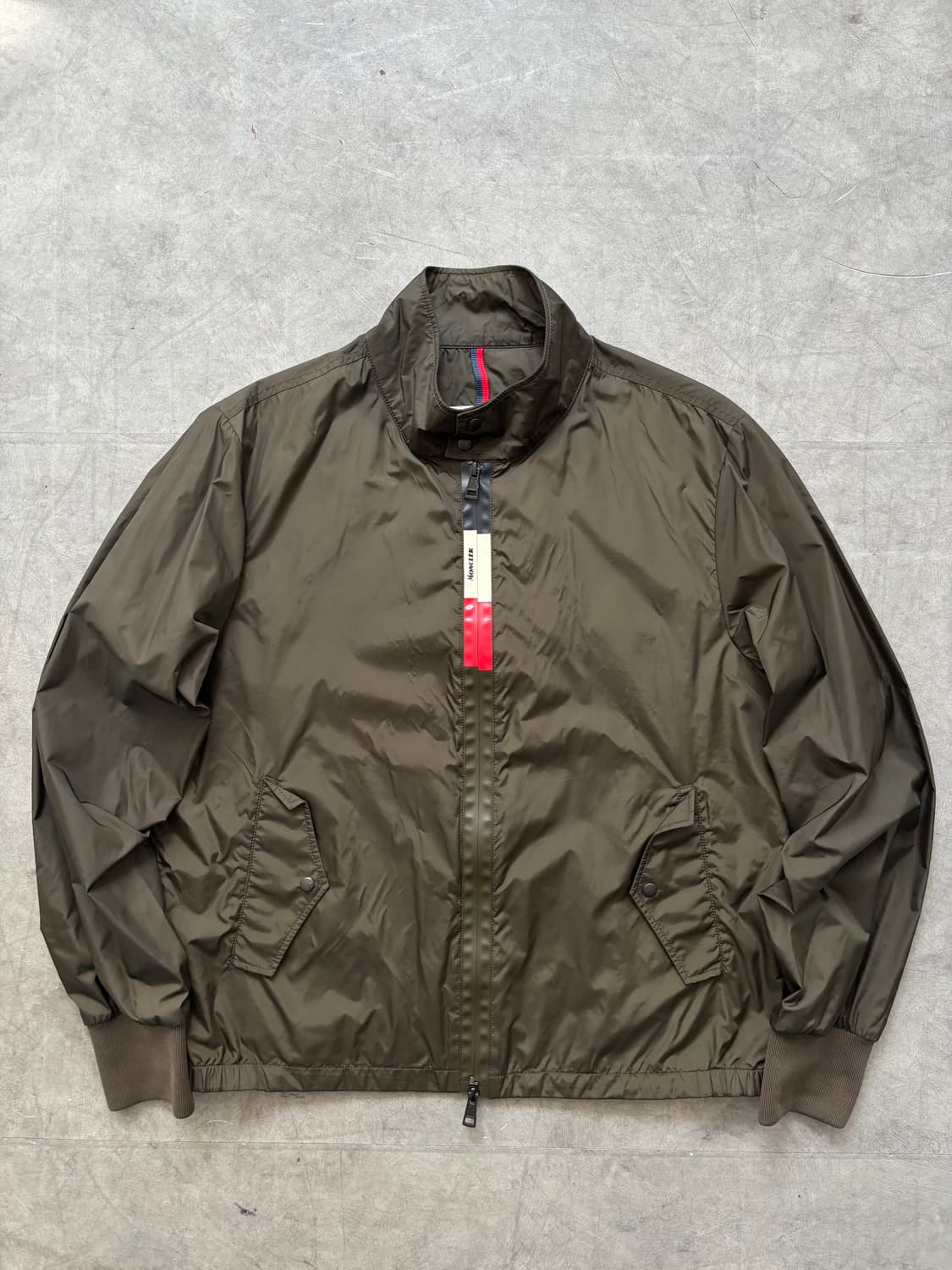 Moncler 몽클레르 카키 나일론 자켓 상품이미지3