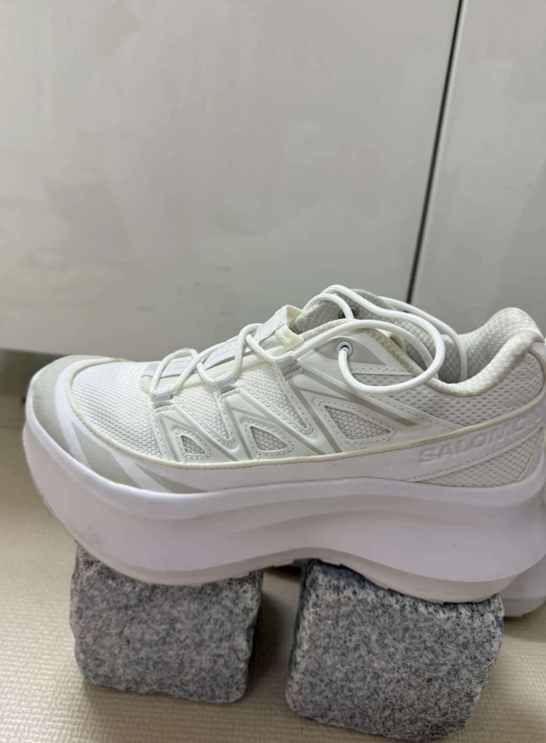 살로몬 꼼데가르송 XT-6 플랫폼 화이트 235 상품이미지3