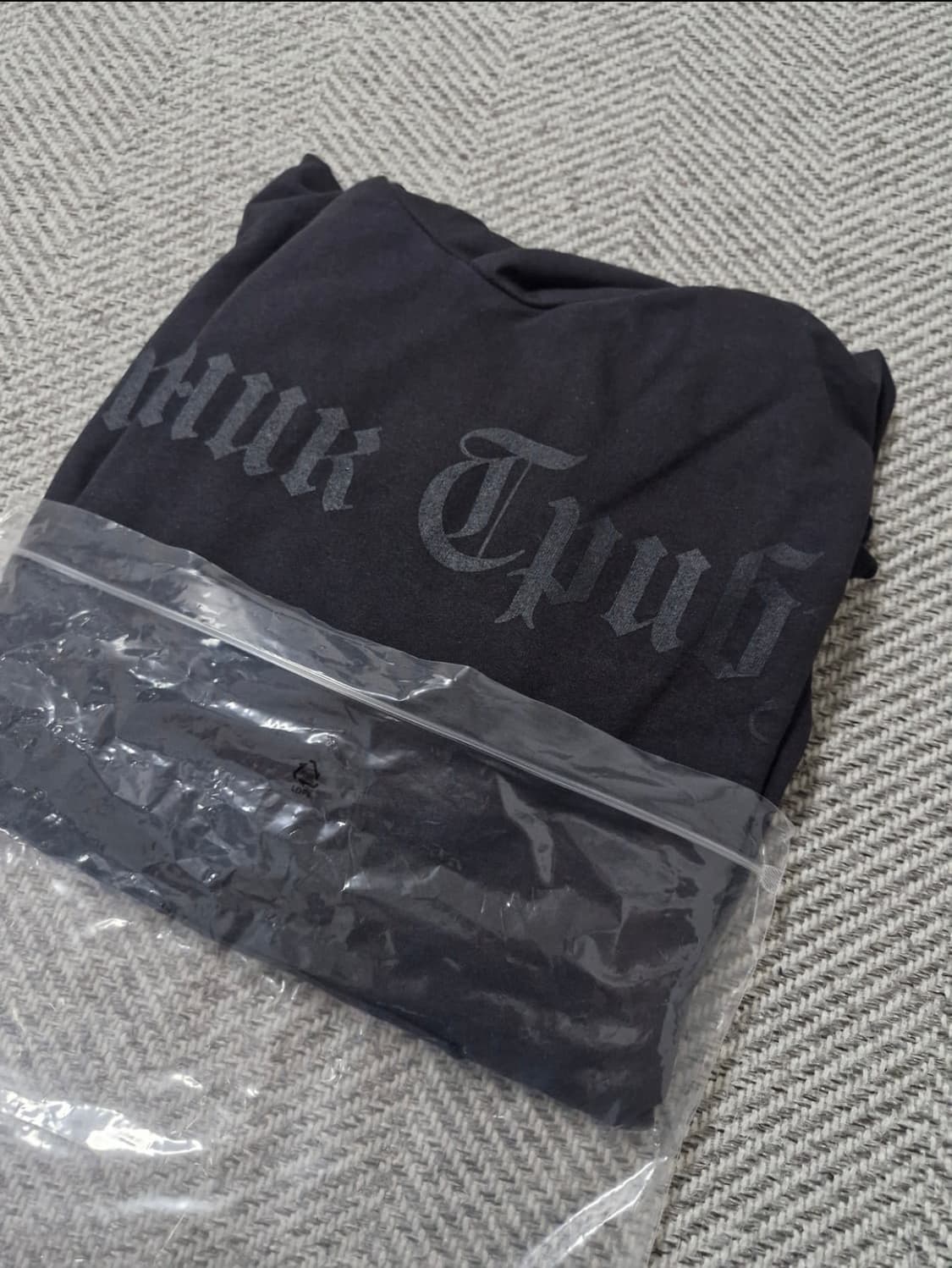 이지 x 고샤 루브친스키 YZY 블랙 독스 후드 블랙 2 상품이미지2