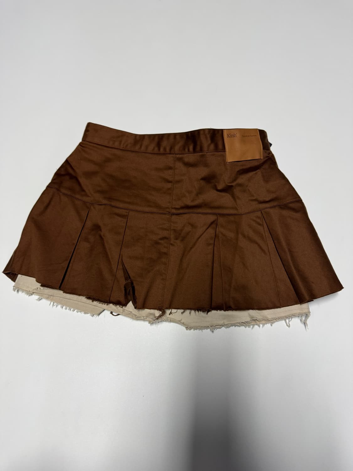 여성 키르시 22년도 로우 웨이스트 플리츠 스커트 [브라운] 상품이미지3