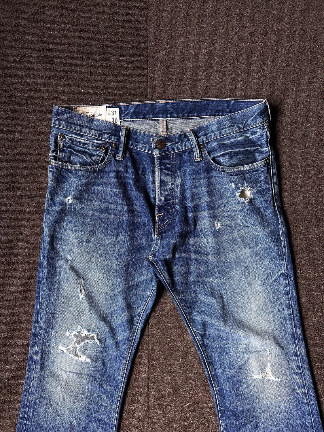 Abercrombie & Fitch 디스트레스 워시드 플레어 진 상품이미지9