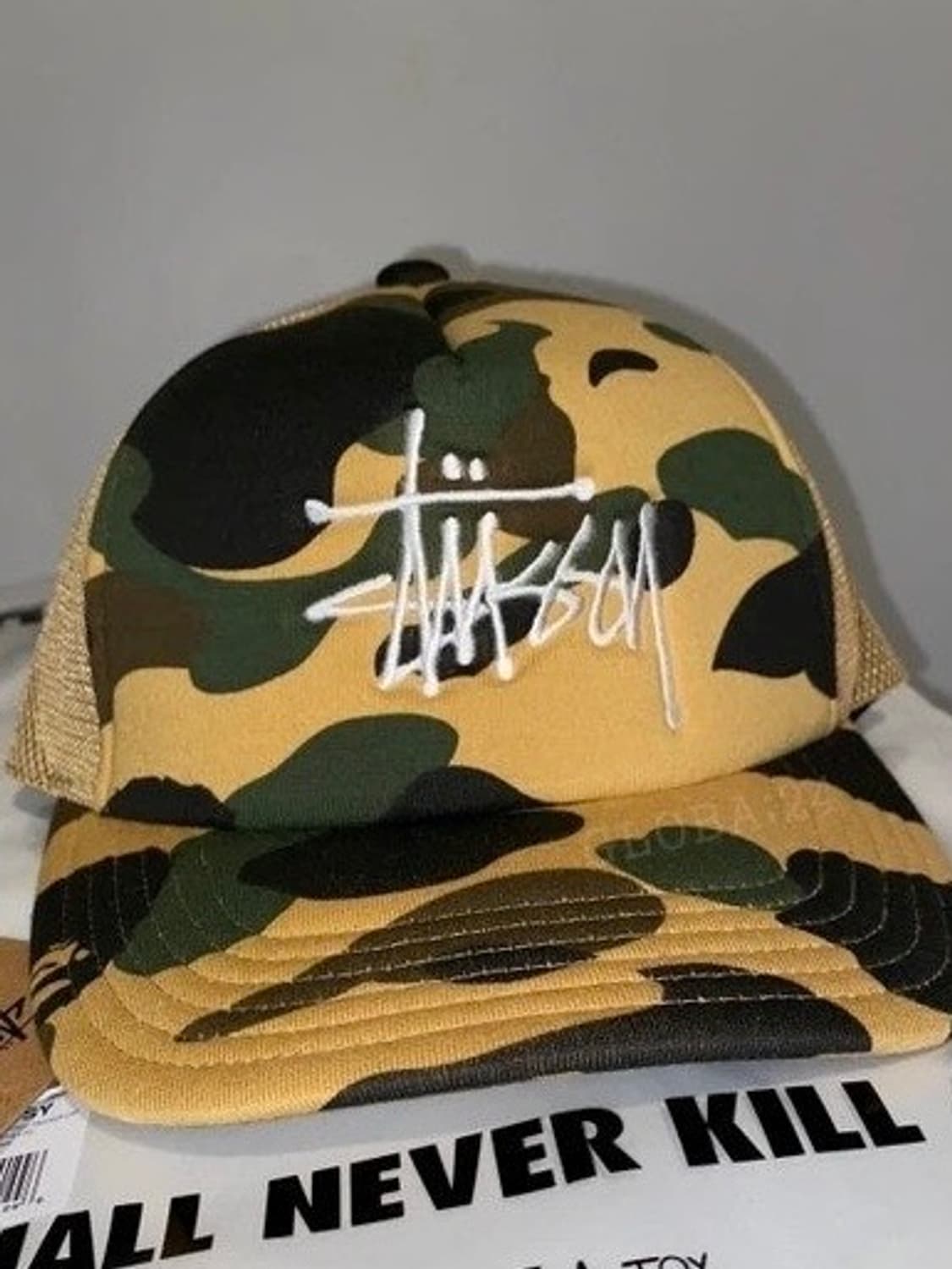 베이프x스투시 트러커 캡 옐로우 상품이미지1