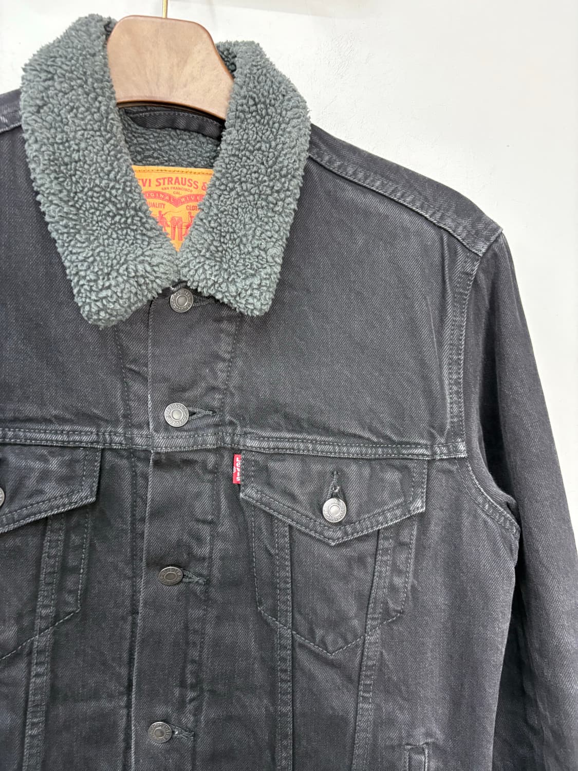 리바이스 블랙 쉐르파 트러커 데님 자켓 A2747 상품이미지3