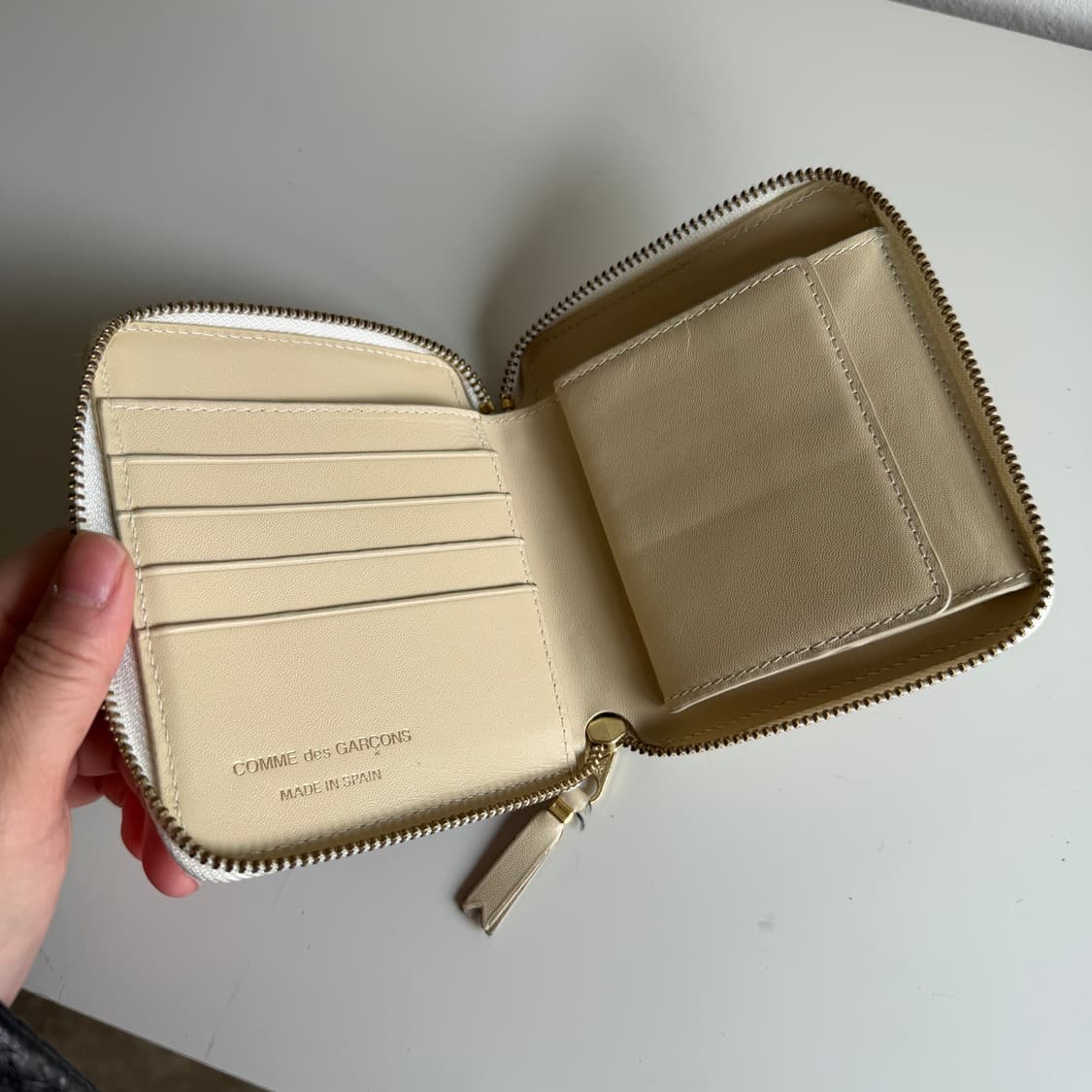꼼데가르송 반지갑 크림 컬러 상품이미지3