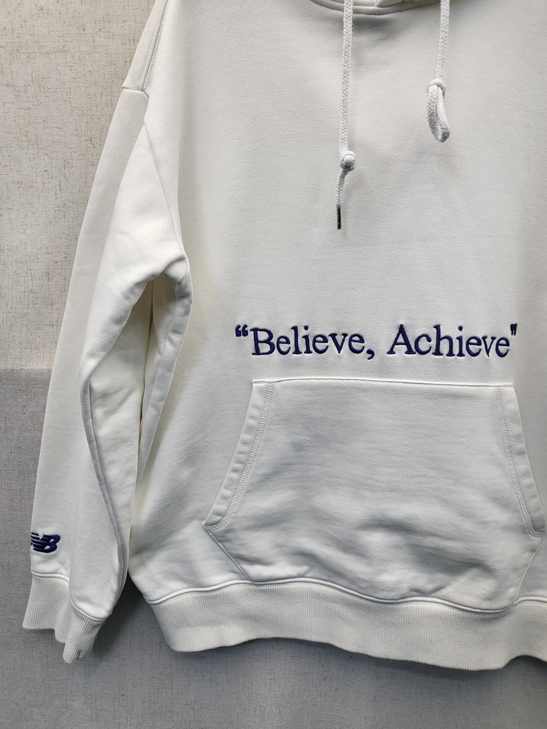 뉴발란스 Believe Achieve 후드티 화이트 상품이미지3