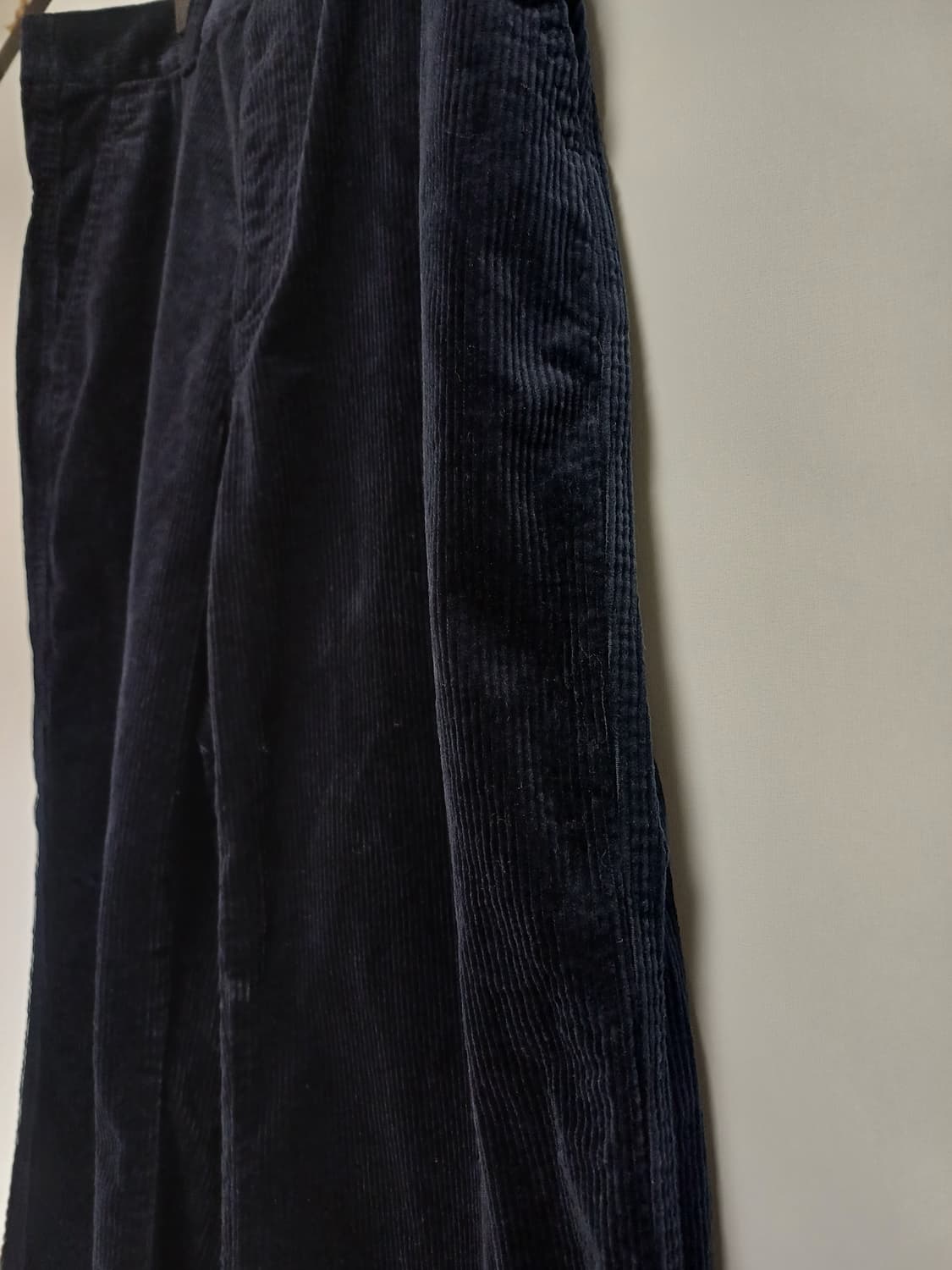 [XL] 유니클로 x 콩뜨와 데 꼬또니에 코듀로이 와이드 팬츠 (네이비) 상품이미지3