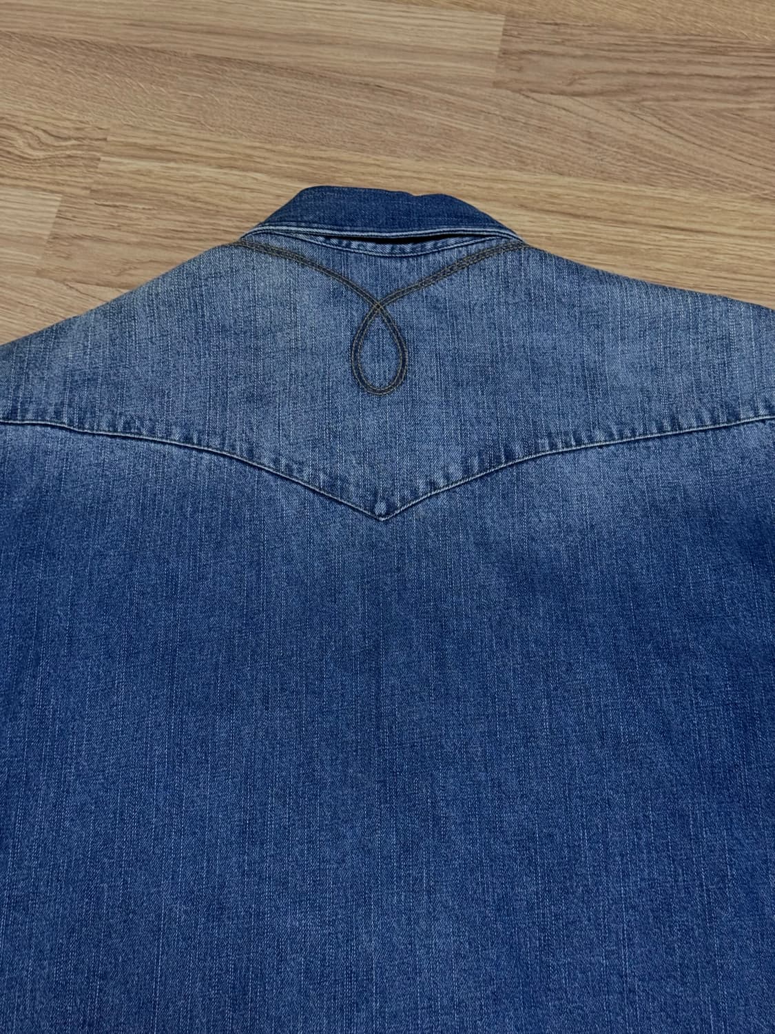 엘무드 베드가이 데님 셔츠(워시드블루 46사이즈) 상품이미지4