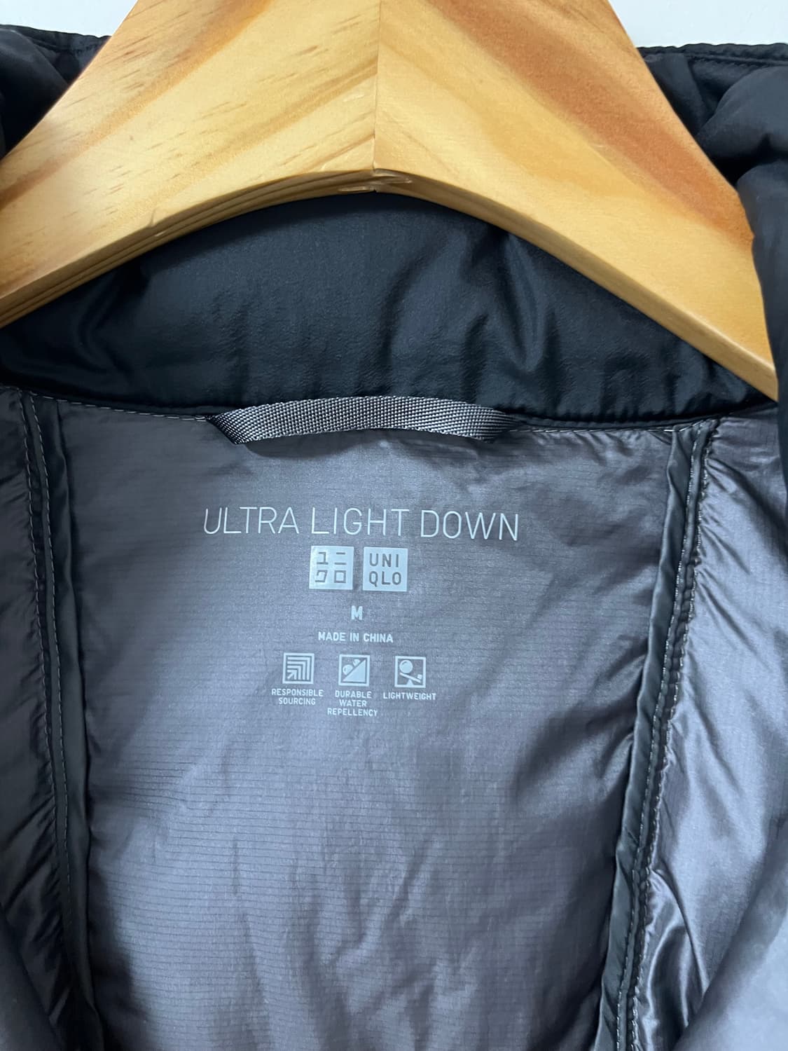 유니클로 울트라 라이트 경량패딩 상품이미지9