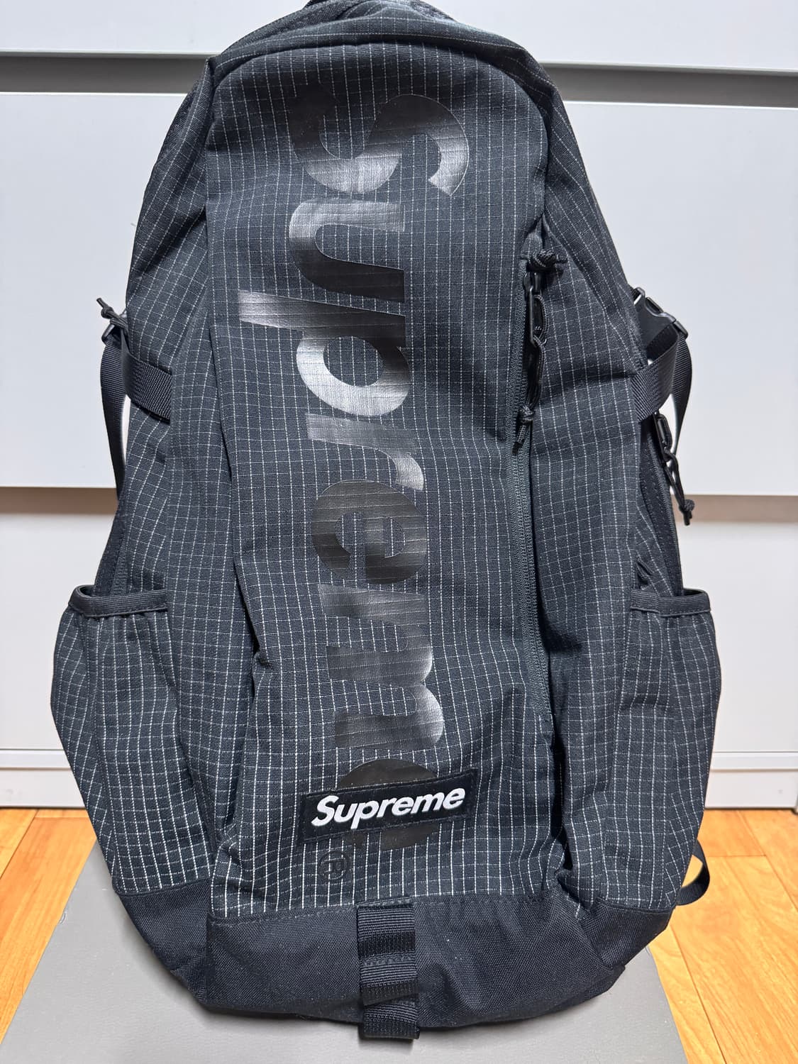 슈프림 백팩 24ss 상품이미지1
