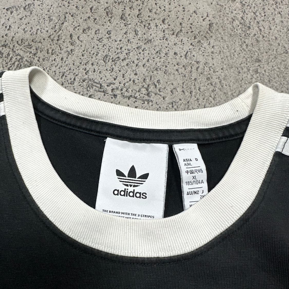 ✨ (바배) 아디다스 빅로고 블랙 반팔티  상품이미지6