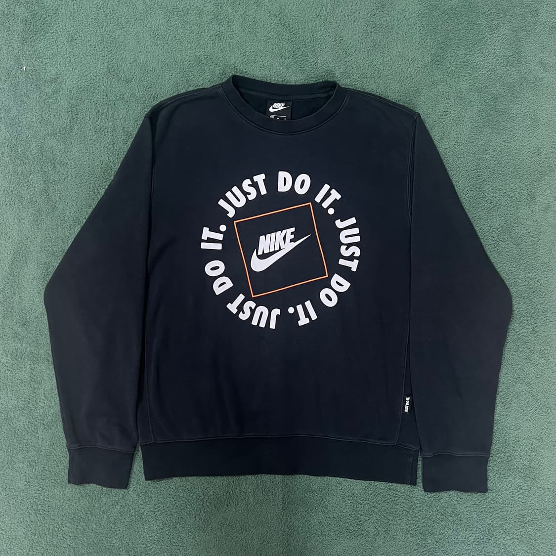 나이키 저스트두잇 맨투맨 상품이미지1