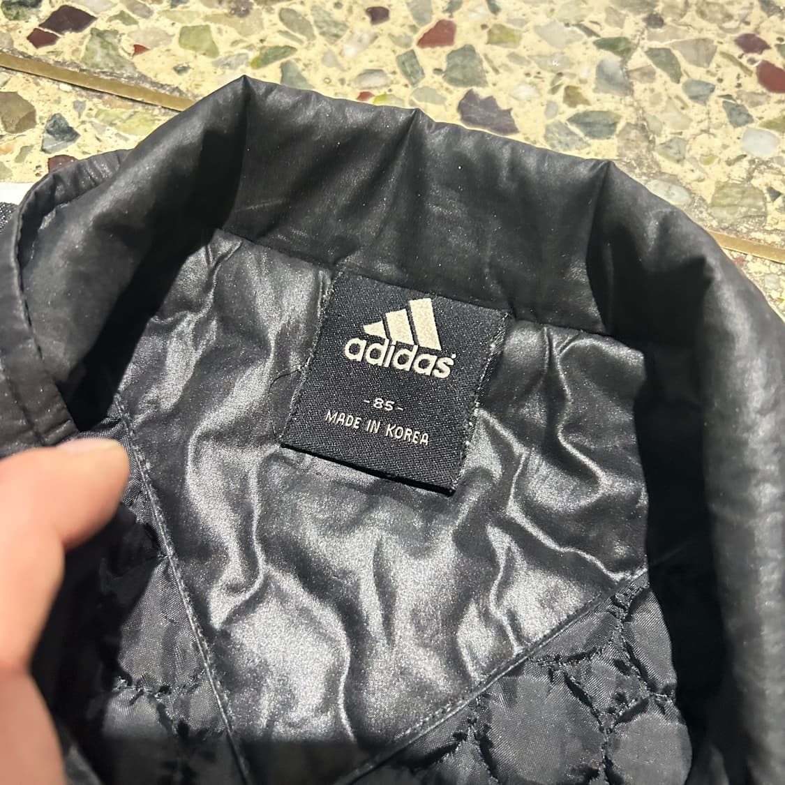 아디다스(ADIDAS) 블랙 유광 바람막이 상품이미지5