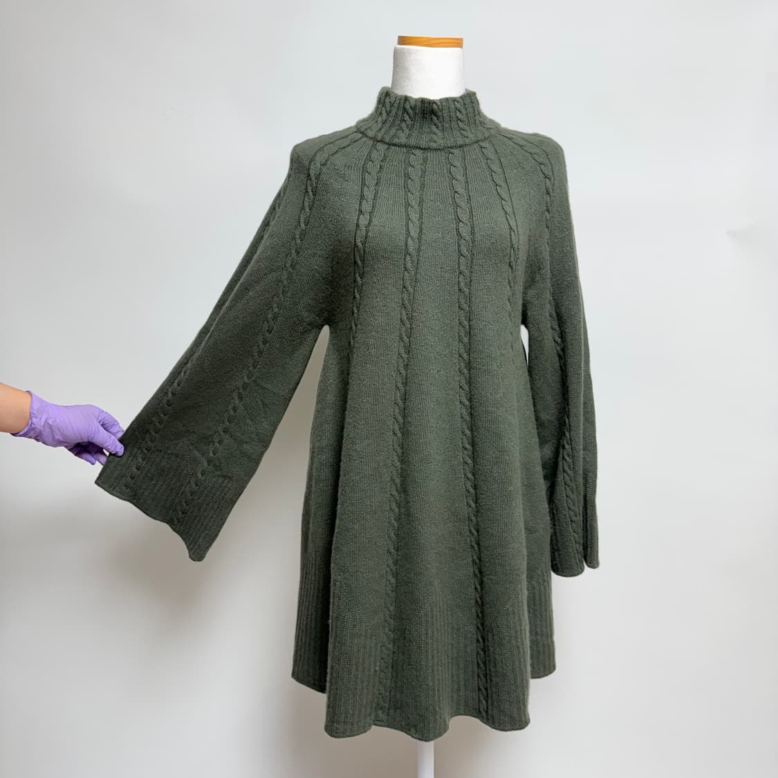 [캐시미어 100%] 딥 카키 하프넥 반폴라 롱 원피스 상품이미지4