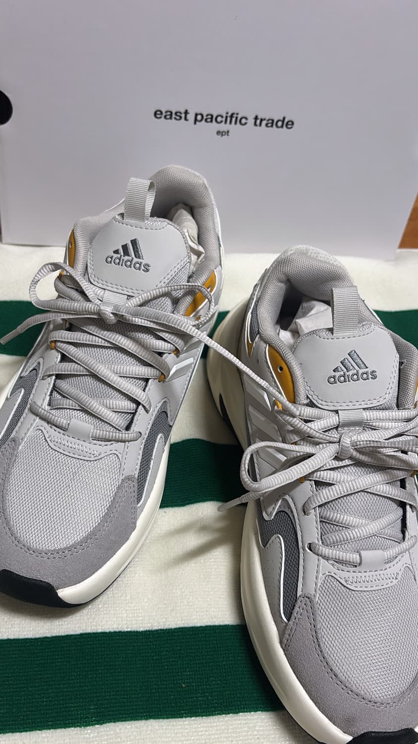 아디다스 오즈위브 러닝화 240mm 상품이미지1