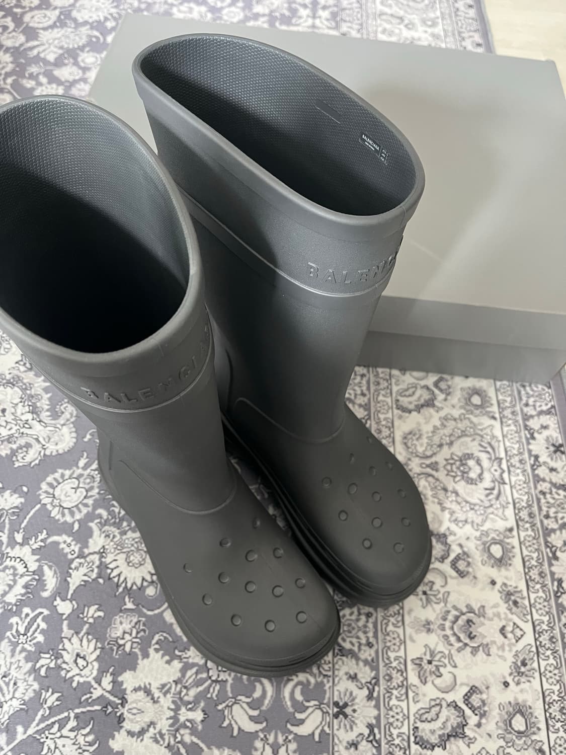 [44] 발렌시아가 크록스 러버부츠 그레이 상품이미지2