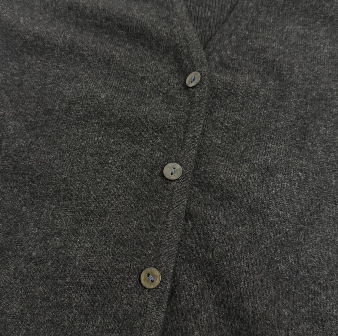 [캐시미어 100%] 차콜 브이넥 니트 베스트 L 상품이미지5