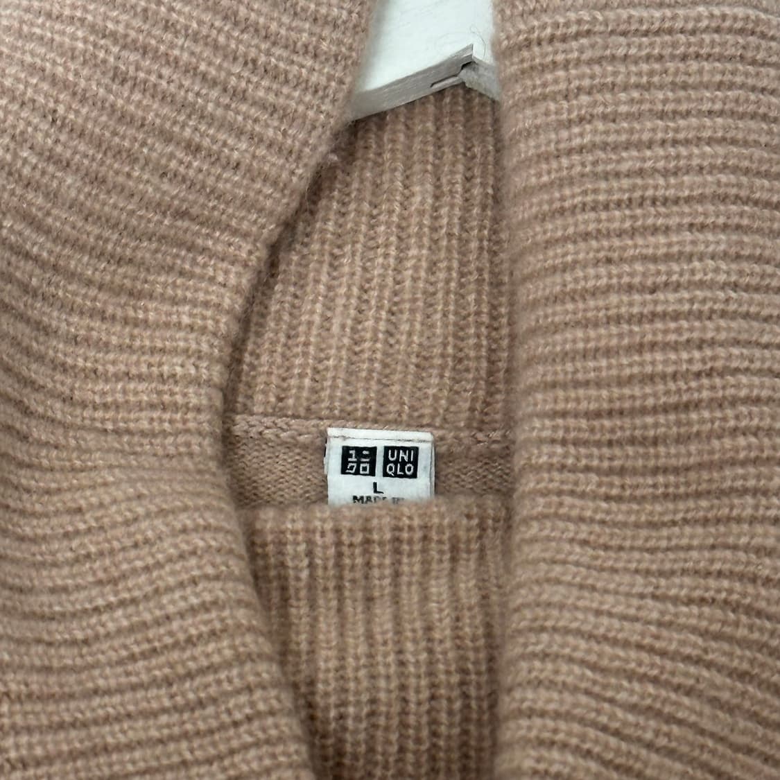 유니클로 캐시미어 100% 터틀넥 니트 상품이미지5