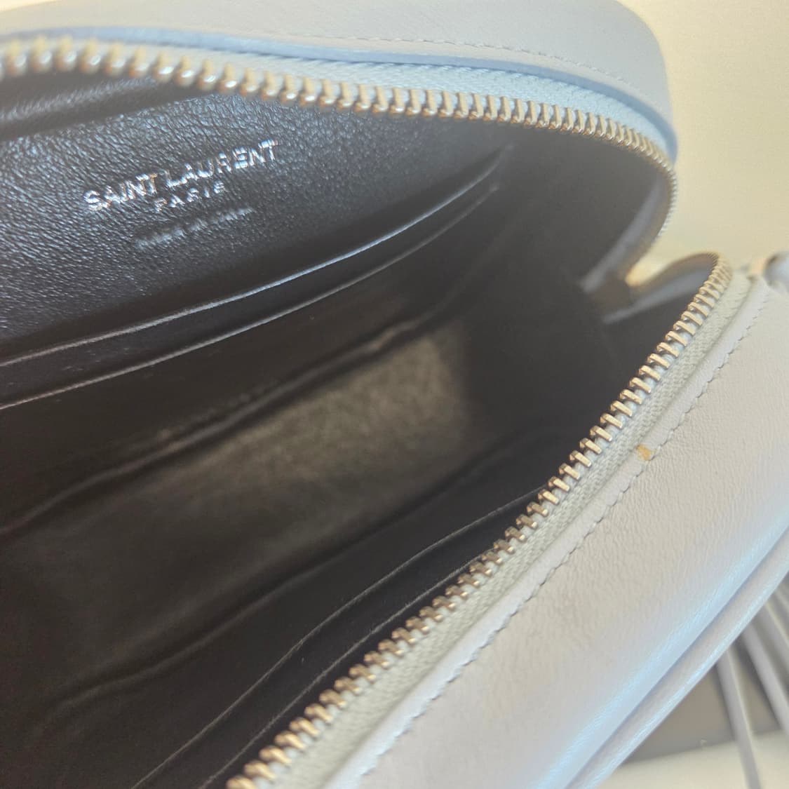 YSL 생로랑 정품 은장 미니 블로거 레더백 크로스백 태슬백 상품이미지8