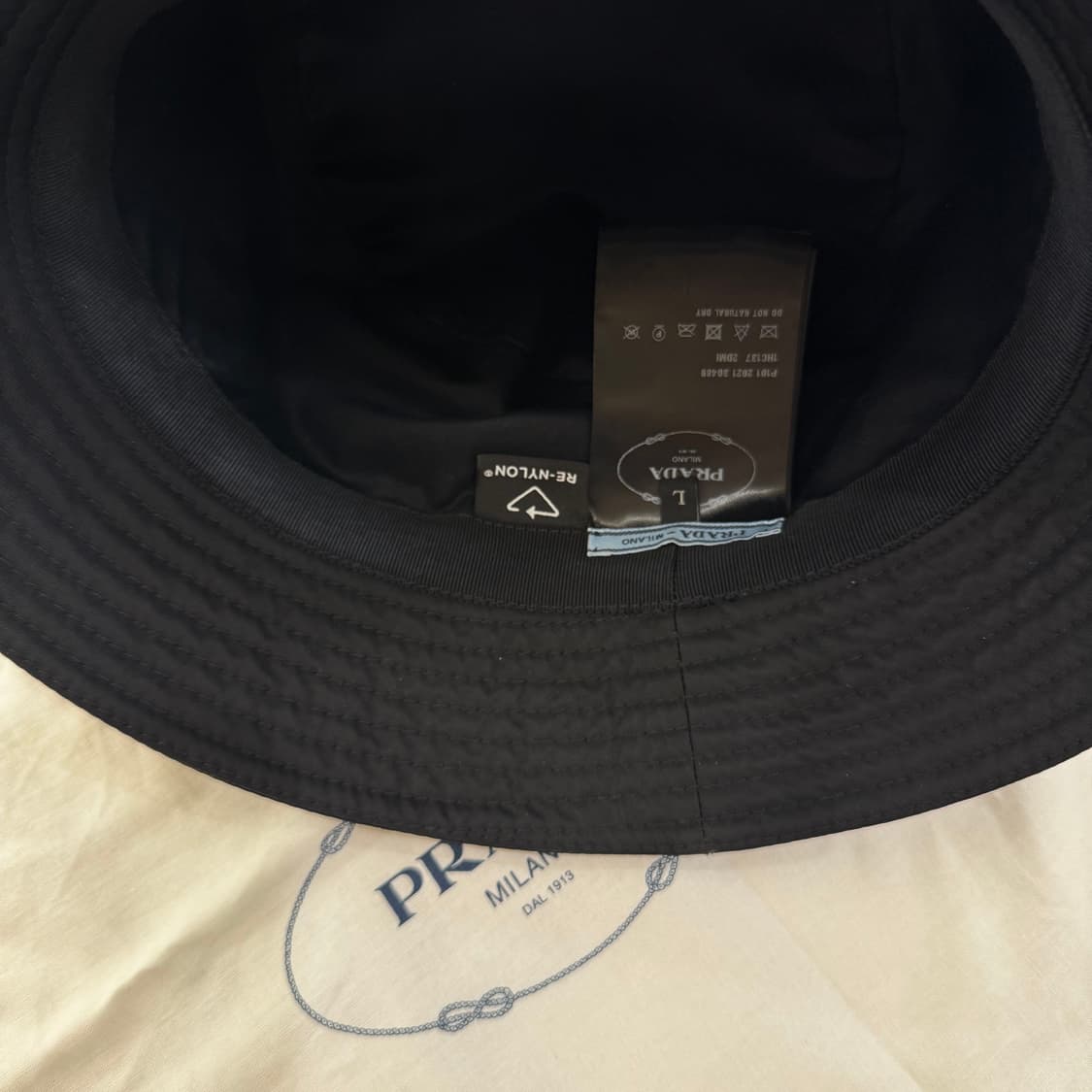 프라다 리나일론 버킷햇 L 상품이미지2