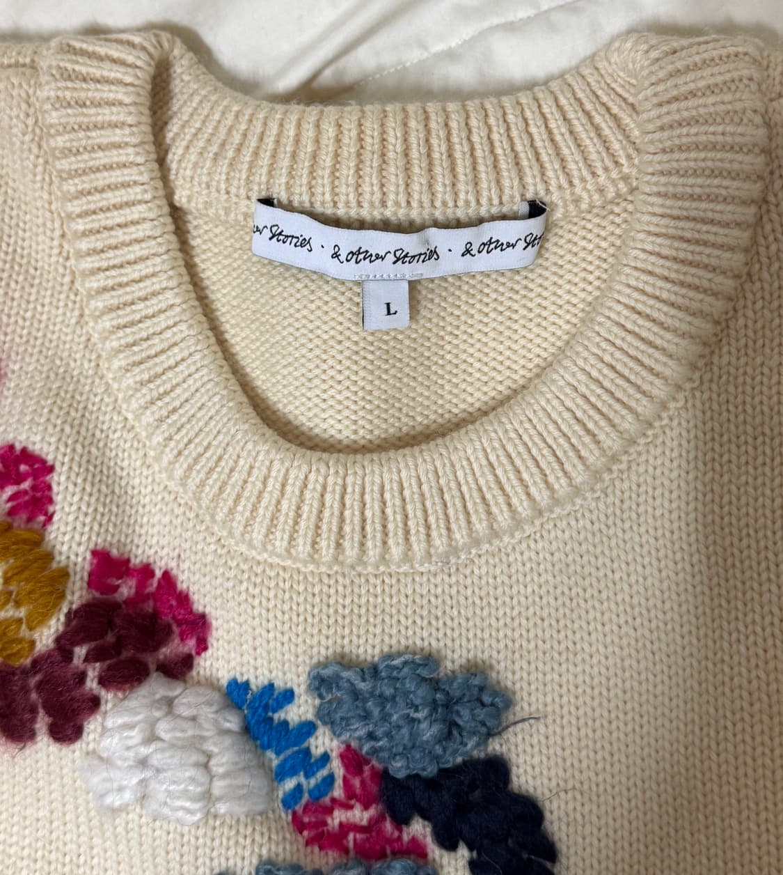 앤아더스토리즈 자수 울니트 상품이미지7