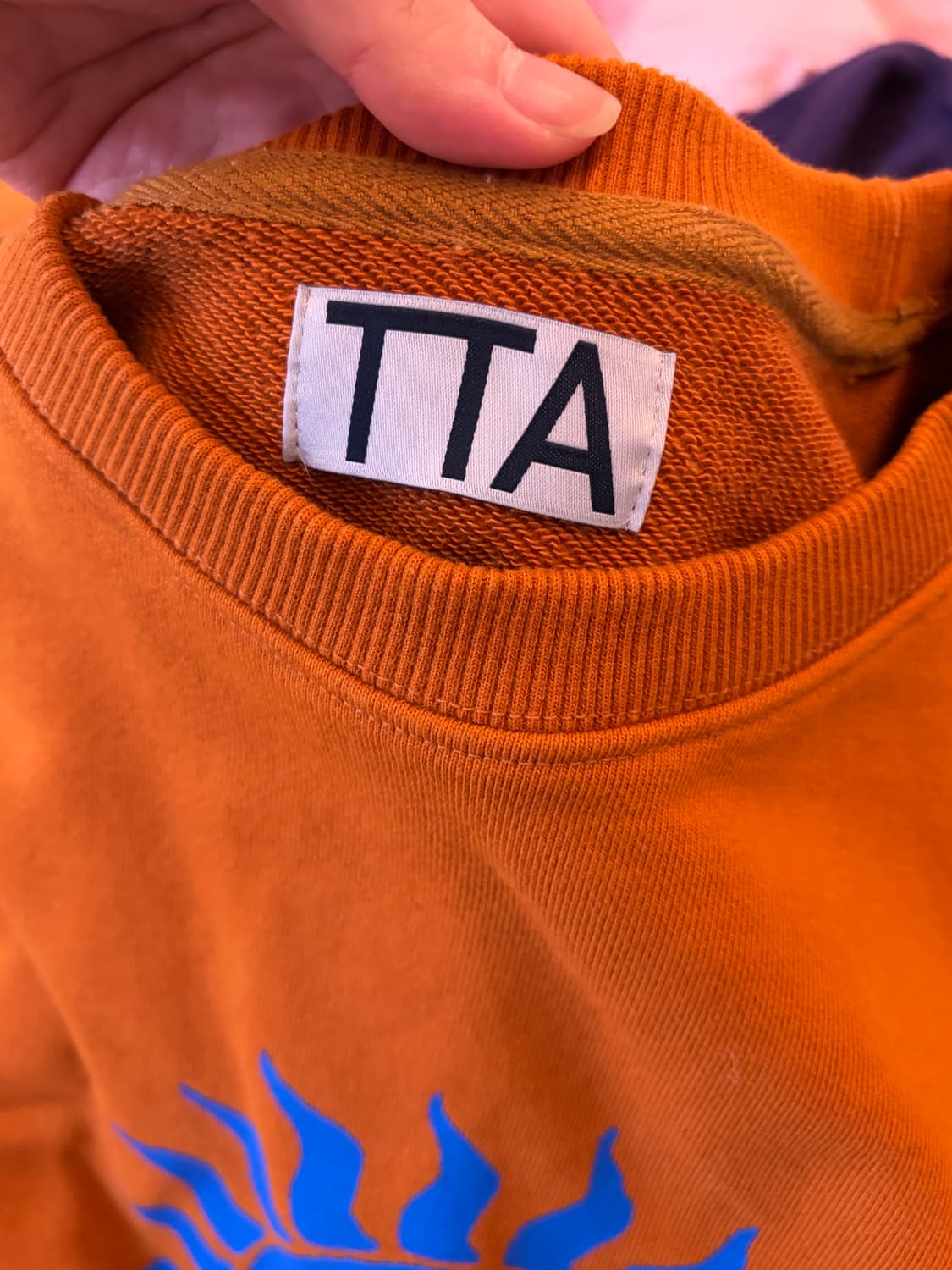 토우토우아카이브 맨투맨 상품이미지3