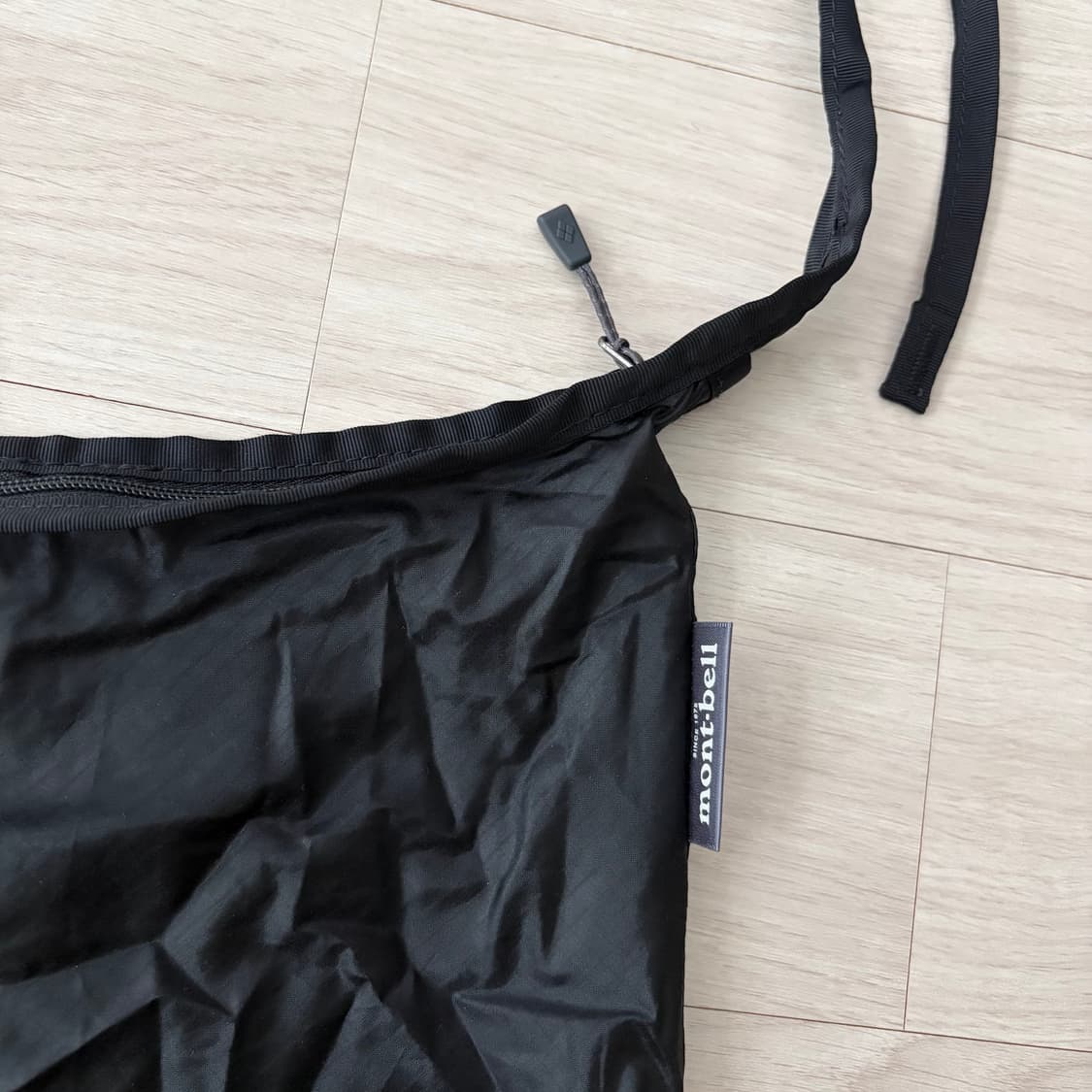 [1회착용] 몽벨 UL 모노 숄더백 M 사코슈 상품이미지3