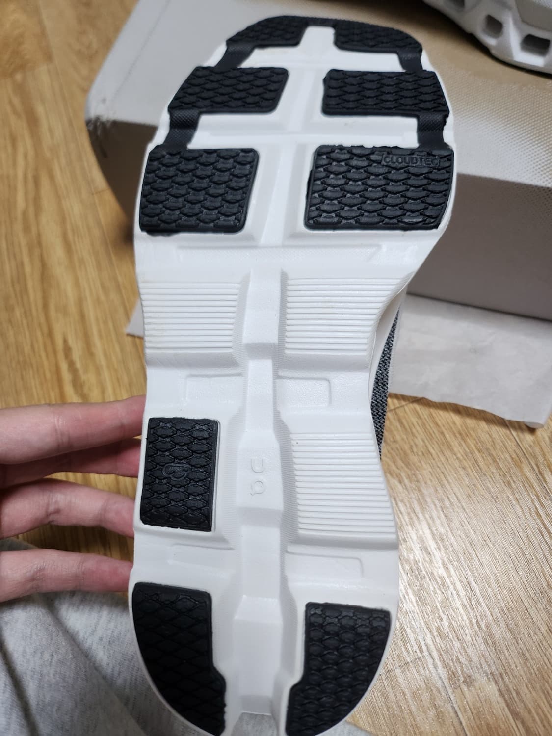 온러닝 클라우드몬스터2 280 상품이미지5