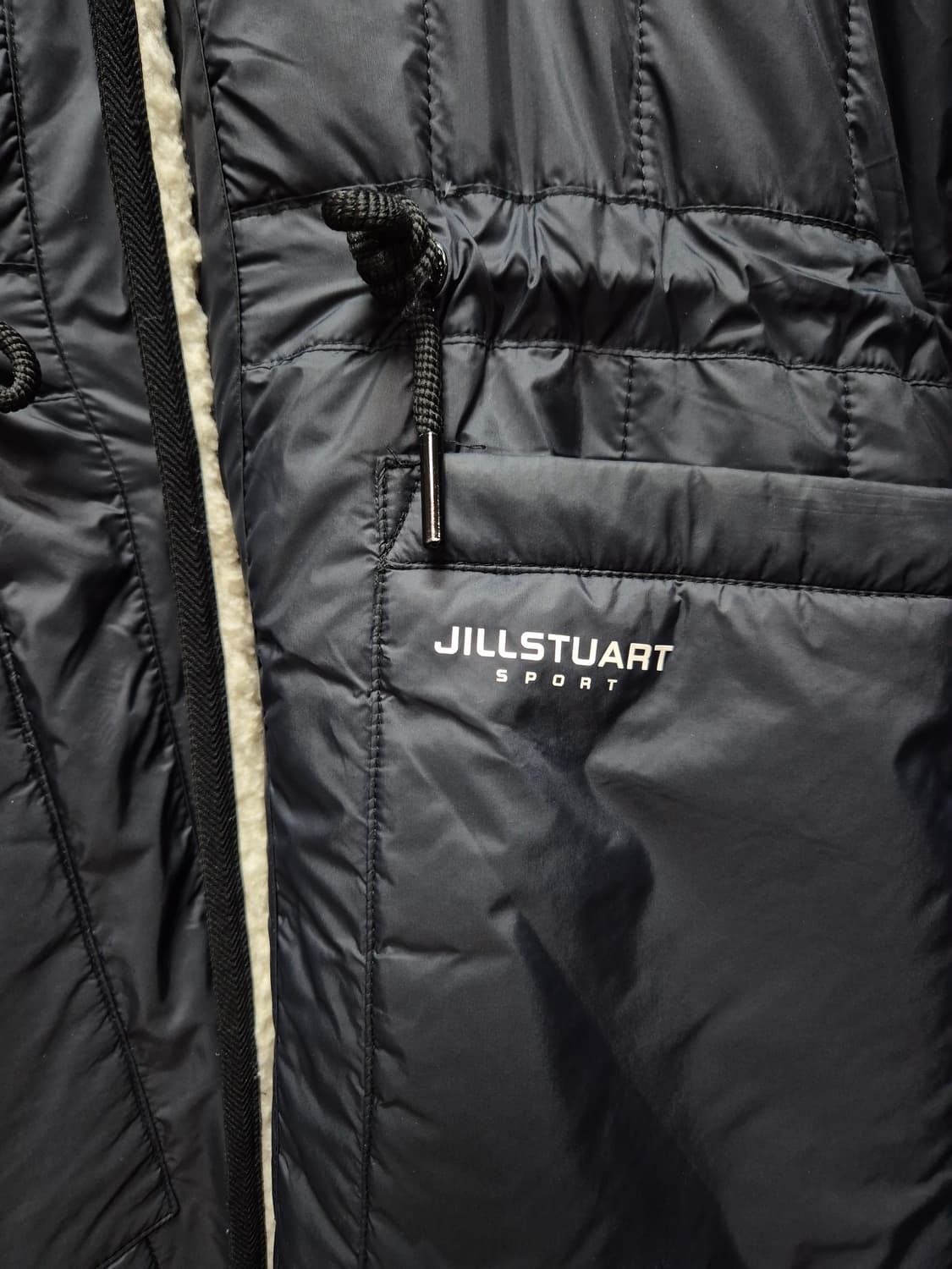 질스튜어트 리버시블점퍼 상품이미지2